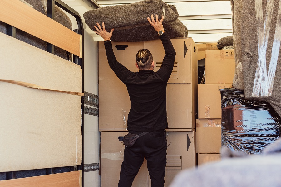 pros and cons of self storage in Toronto, Ontario